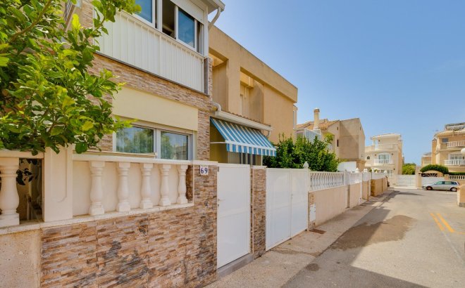 Resale - Town House -
Torrevieja - Aguas Nuevas