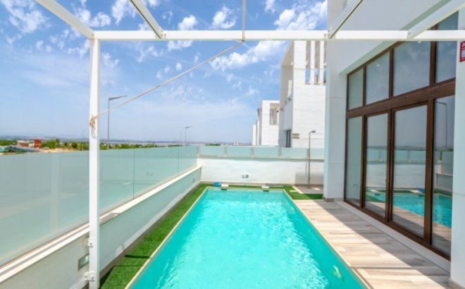 Resale - Villa -
Torrevieja - Costa Blanca