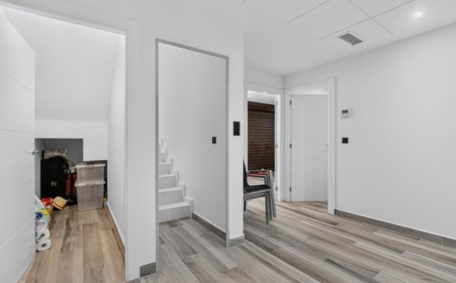Resale - Villa -
Torrevieja - Costa Blanca