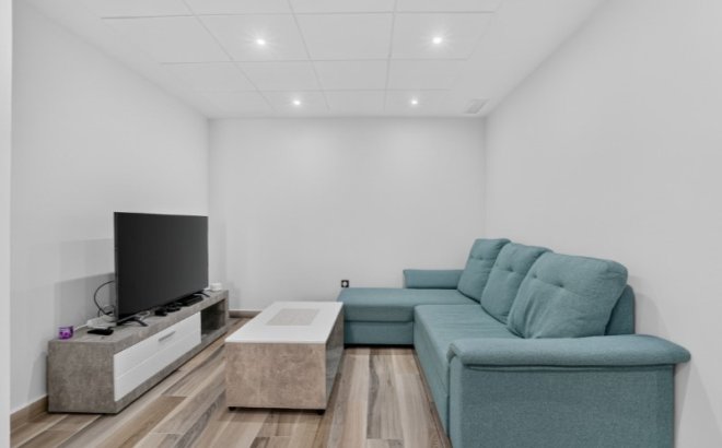 Resale - Villa -
Torrevieja - Costa Blanca