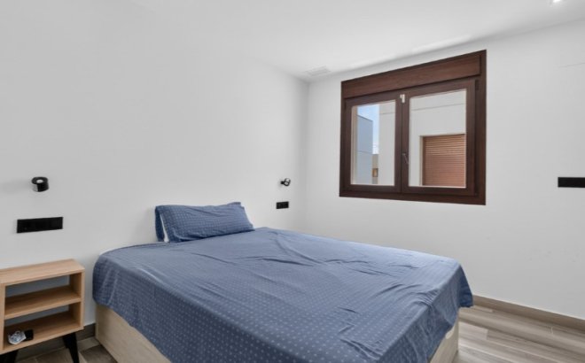 Resale - Villa -
Torrevieja - Costa Blanca