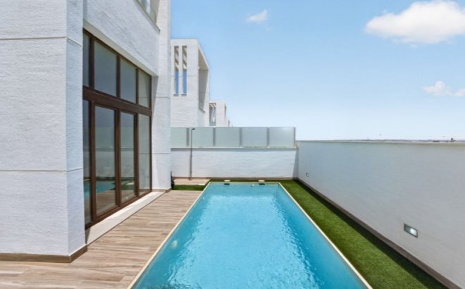 Resale - Villa -
Torrevieja - Costa Blanca
