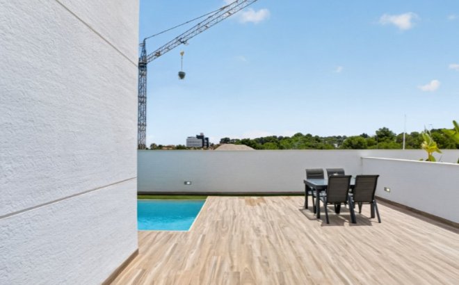Resale - Villa -
Torrevieja - Costa Blanca