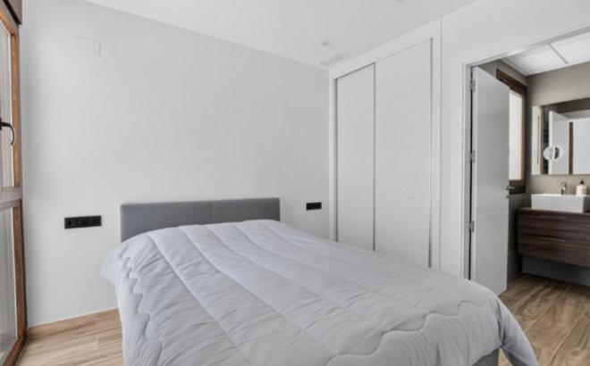 Resale - Villa -
Torrevieja - Costa Blanca
