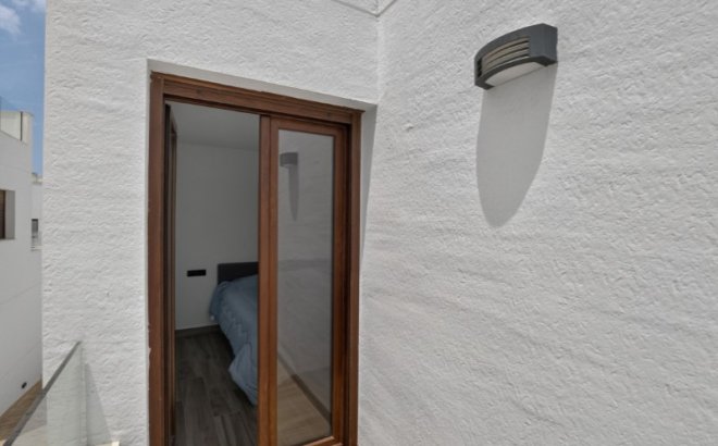 Resale - Villa -
Torrevieja - Costa Blanca