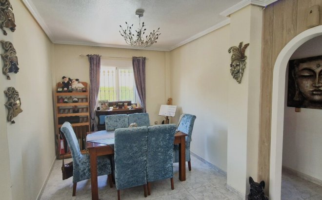 Resale - Villa -
Villamartin - Costa Blanca