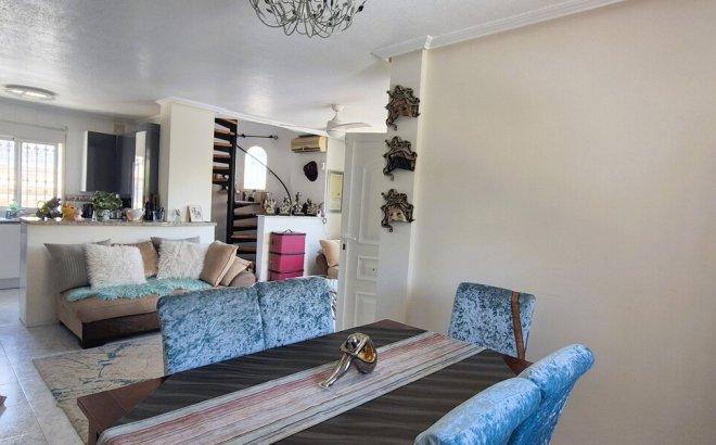 Resale - Villa -
Villamartin - Costa Blanca