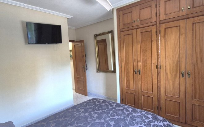 Resale - Villa -
Villamartin - Costa Blanca