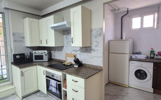Resale - Villa -
Villamartin - Costa Blanca