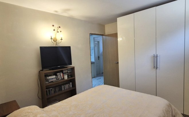 Resale - Villa -
Villamartin - Costa Blanca