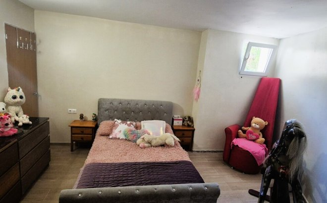 Resale - Villa -
Villamartin - Costa Blanca