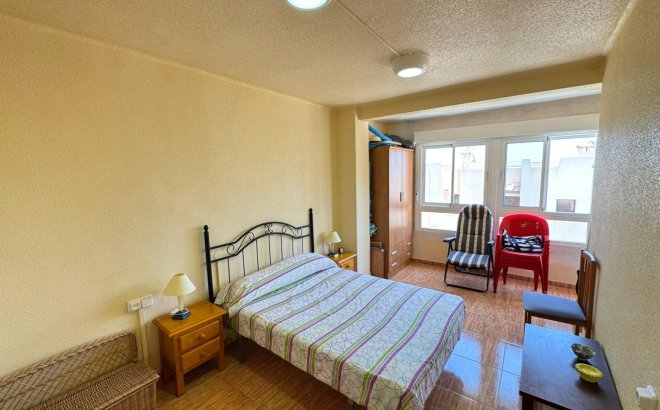 Resale - Apartment -
Torrevieja - Miramar - Torre Del Moro
