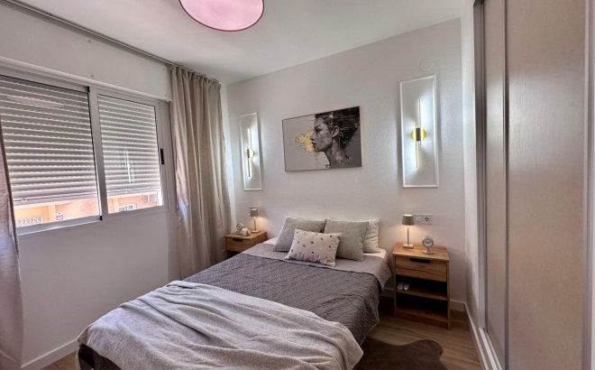 Resale - Apartment -
Torrevieja - Habaneras