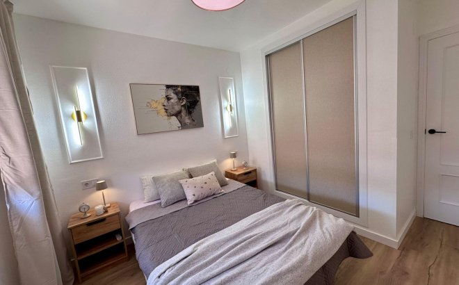 Resale - Apartment -
Torrevieja - Habaneras