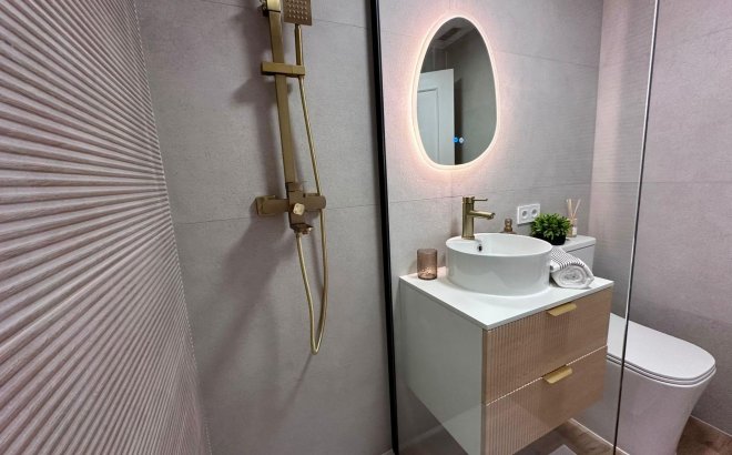 Resale - Apartment -
Torrevieja - Habaneras