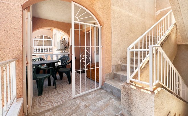 Resale - Bungalow -
Torrevieja - Costa Blanca