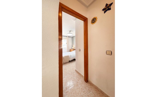 Resale - Bungalow -
Torrevieja - Costa Blanca