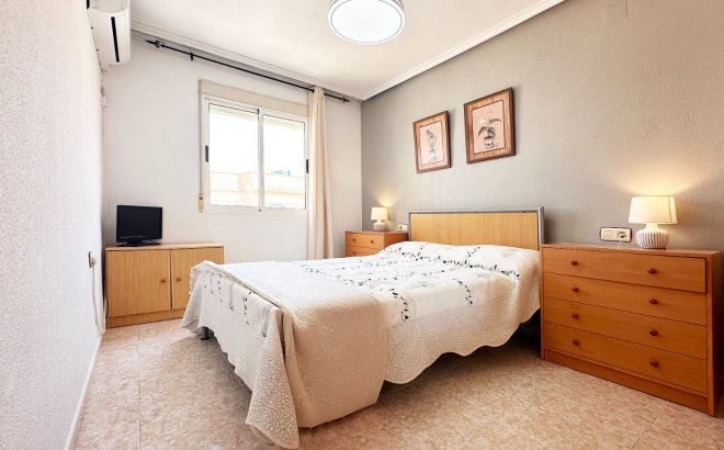 Resale - Bungalow -
Torrevieja - Costa Blanca