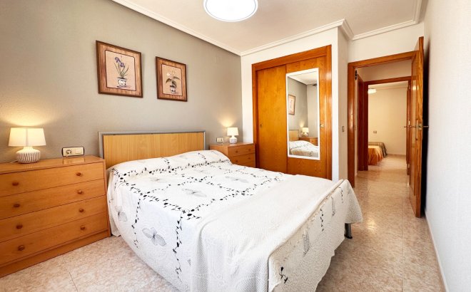 Resale - Bungalow -
Torrevieja - Costa Blanca
