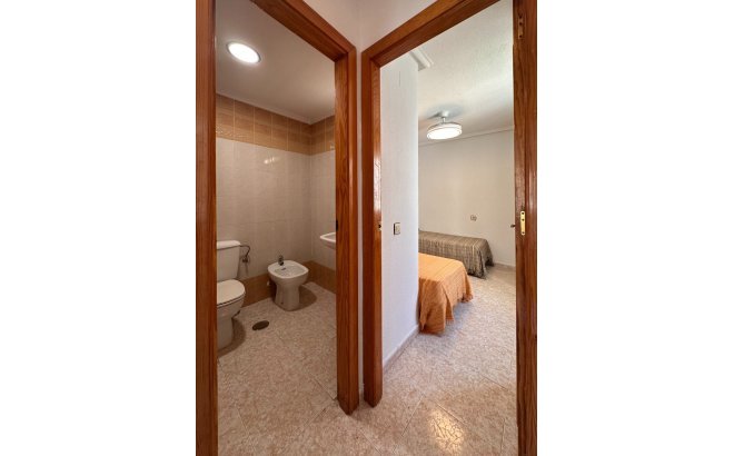 Resale - Bungalow -
Torrevieja - Costa Blanca