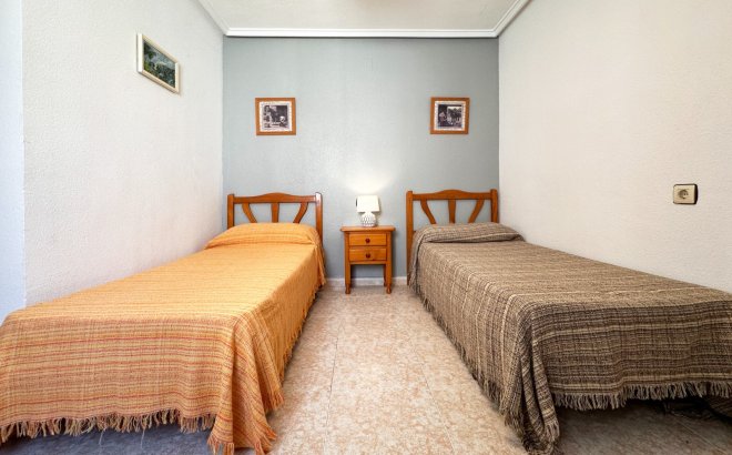 Resale - Bungalow -
Torrevieja - Costa Blanca