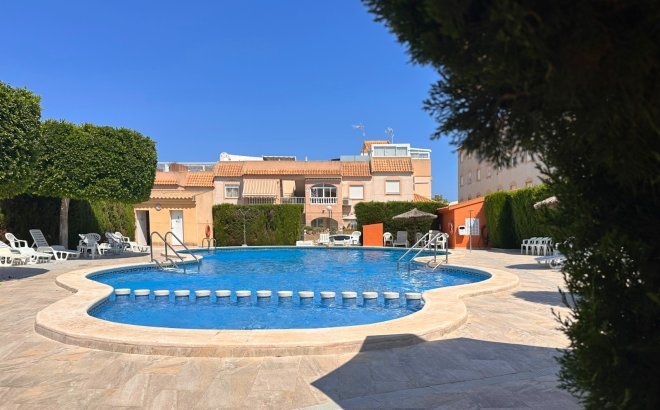 Resale - Bungalow -
Torrevieja - Costa Blanca