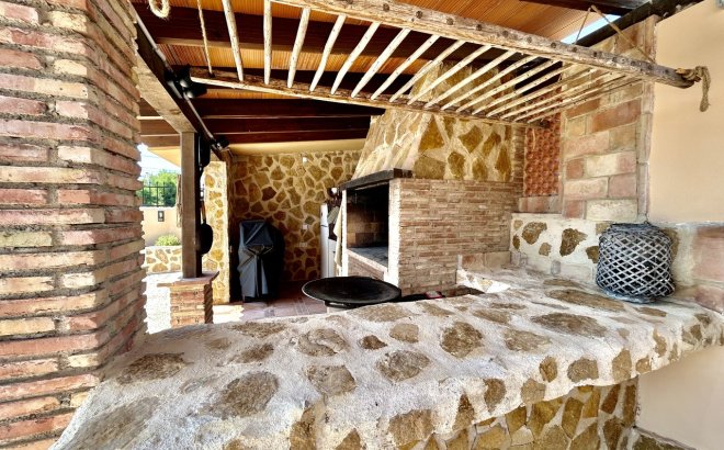 Resale - Villa -
La Zenia - Costa Blanca