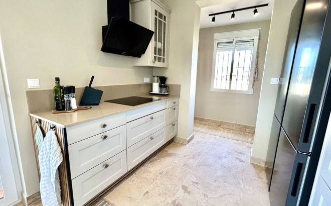 Resale - Villa -
La Zenia - Costa Blanca
