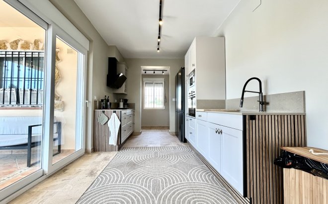 Resale - Villa -
La Zenia - Costa Blanca