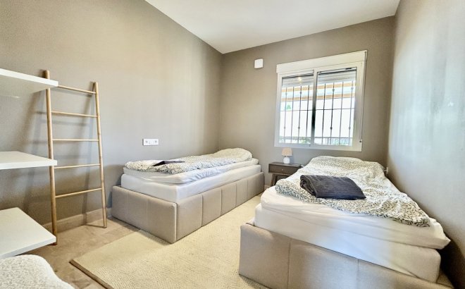 Resale - Villa -
La Zenia - Costa Blanca