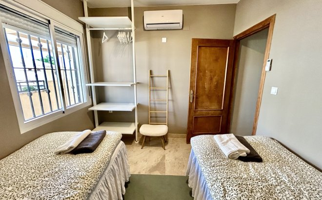 Resale - Villa -
La Zenia - Costa Blanca
