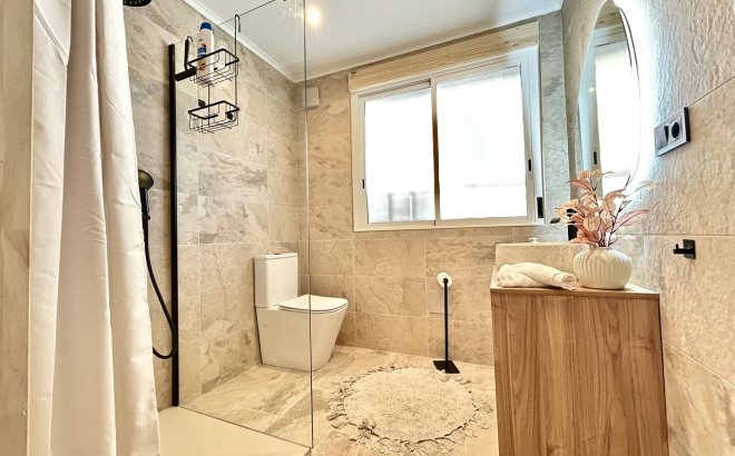 Resale - Villa -
La Zenia - Costa Blanca