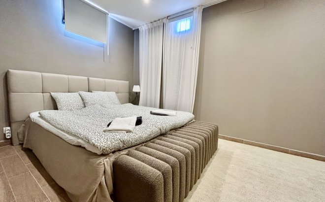 Resale - Villa -
La Zenia - Costa Blanca