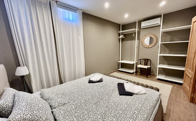 Resale - Villa -
La Zenia - Costa Blanca