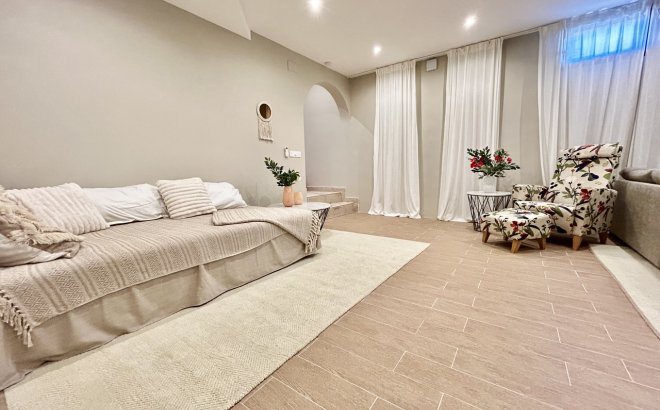 Resale - Villa -
La Zenia - Costa Blanca