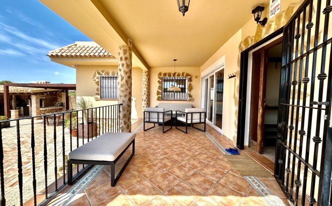 Resale - Villa -
La Zenia - Costa Blanca