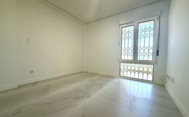 Resale - Penthouse -
Orihuela Costa - Costa Blanca