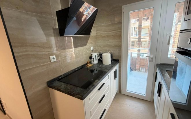 Resale - Apartment -
Torrevieja - Playa del Cura