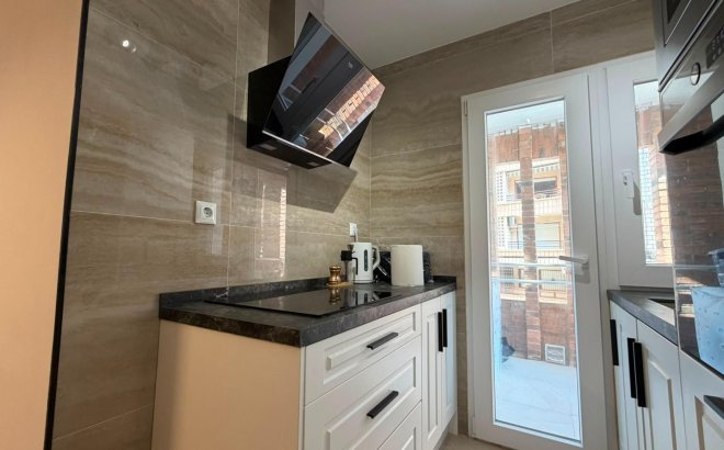 Resale - Apartment -
Torrevieja - Playa del Cura