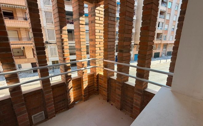 Resale - Apartment -
Torrevieja - Playa del Cura