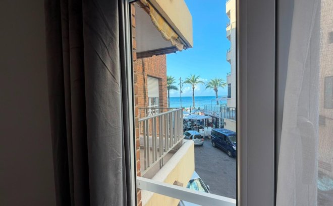 Resale - Apartment -
Torrevieja - Playa del Cura