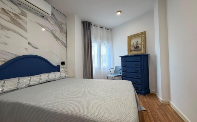 Resale - Apartment -
Torrevieja - Playa del Cura