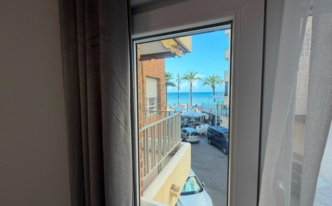 Resale - Apartment -
Torrevieja - Playa del Cura