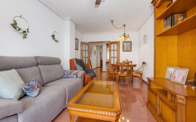 Herverkoop - Penthouse -
Torrevieja - Paseo Maritimo