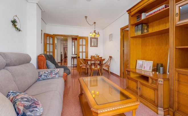 Herverkoop - Penthouse -
Torrevieja - Paseo Maritimo