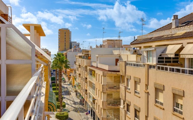 Herverkoop - Penthouse -
Torrevieja - Paseo Maritimo