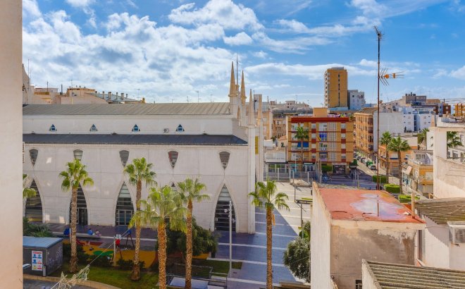 Herverkoop - Penthouse -
Torrevieja - Paseo Maritimo