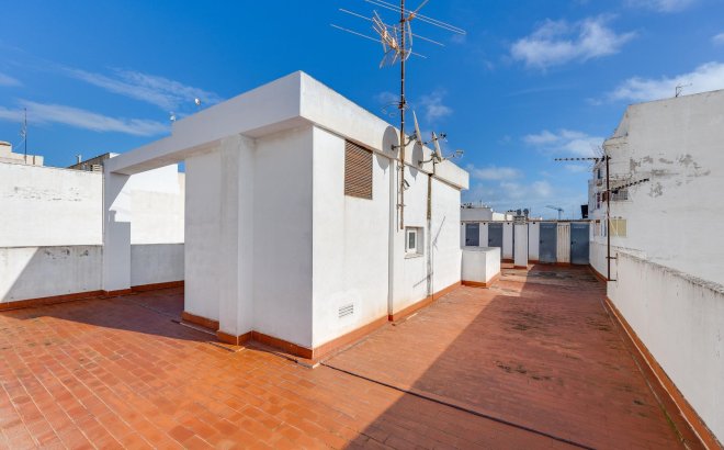 Herverkoop - Penthouse -
Torrevieja - Paseo Maritimo