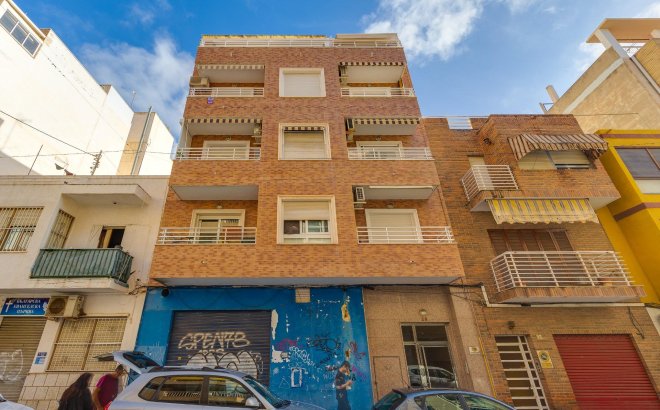 Herverkoop - Penthouse -
Torrevieja - Paseo Maritimo