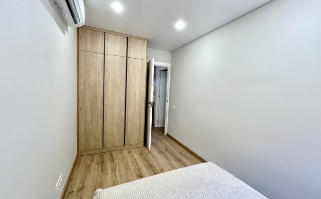 Resale - Apartment -
Torrevieja - Costa Blanca